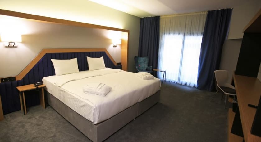 Roof 264 Hotel & Suites-10