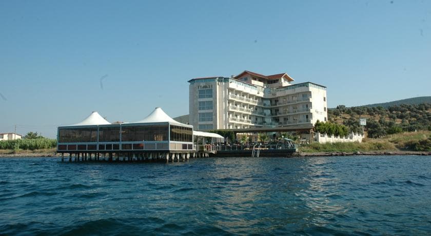 Club Rose Bay Hotel-4
