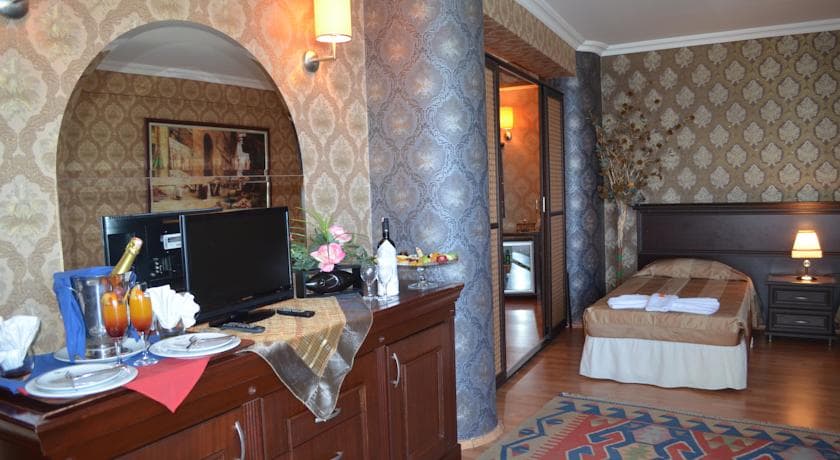 Club Rose Bay Hotel-13
