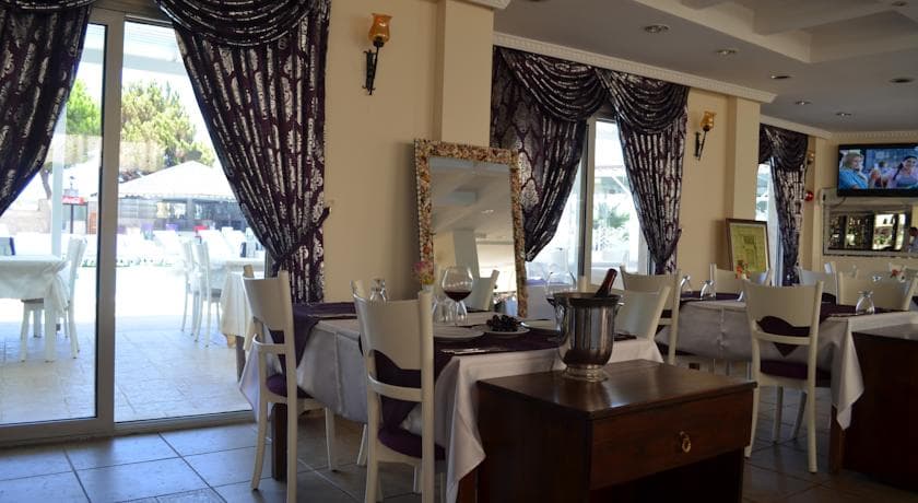 Club Rose Bay Hotel-15