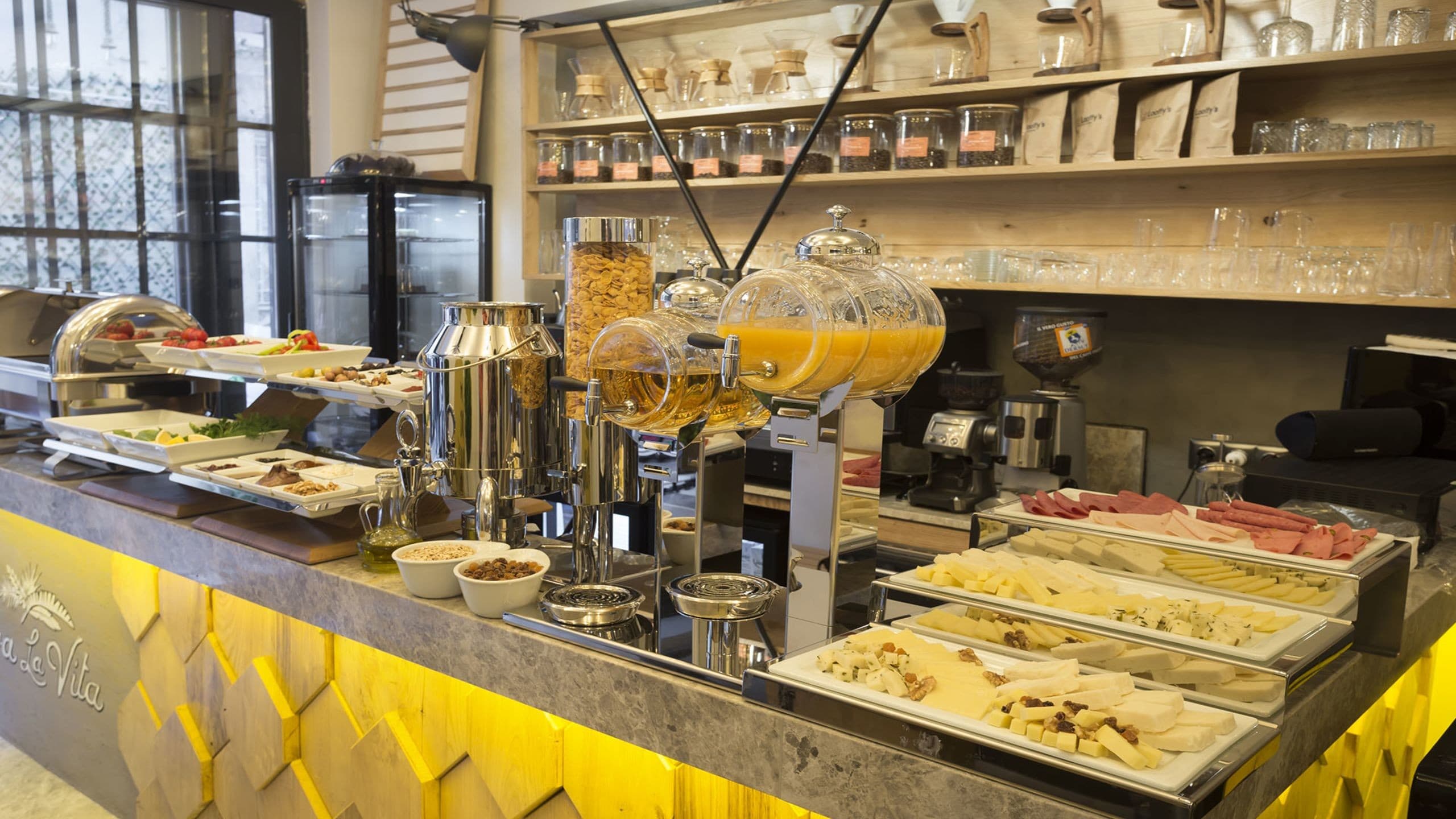 Viva La Vita Hotel Alsancak-6