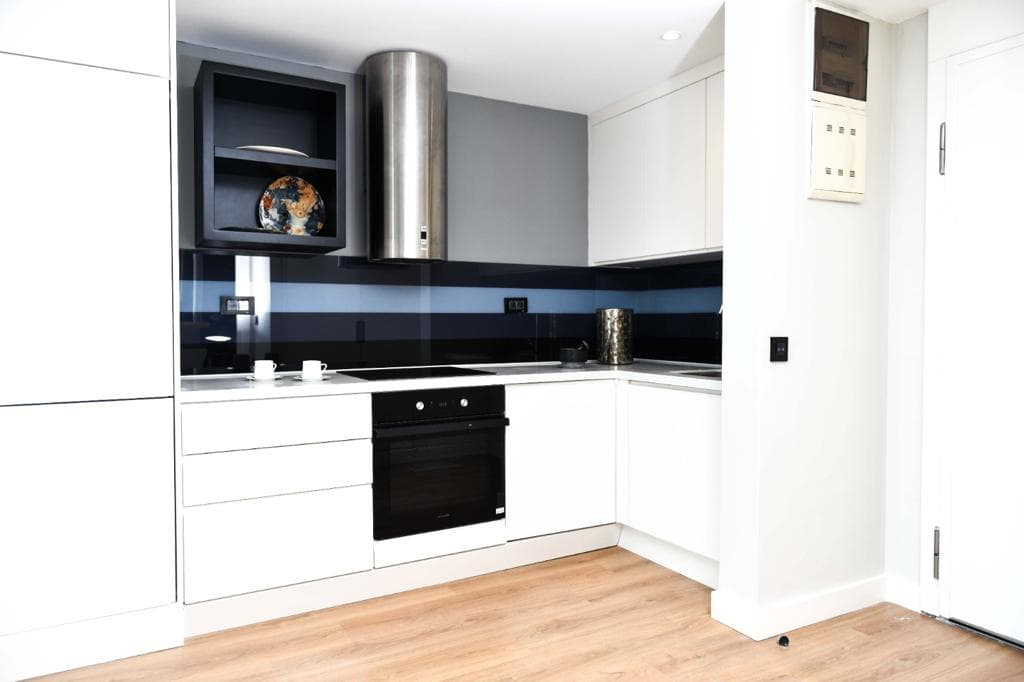 G Tower Furnished Apartment Rentals-27