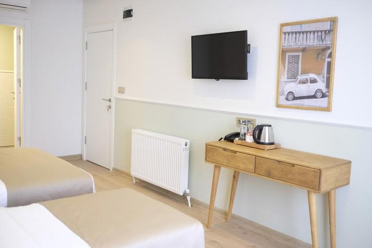 Meshk Airport Hotel-9