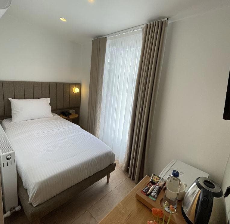 Meshk Airport Hotel-14