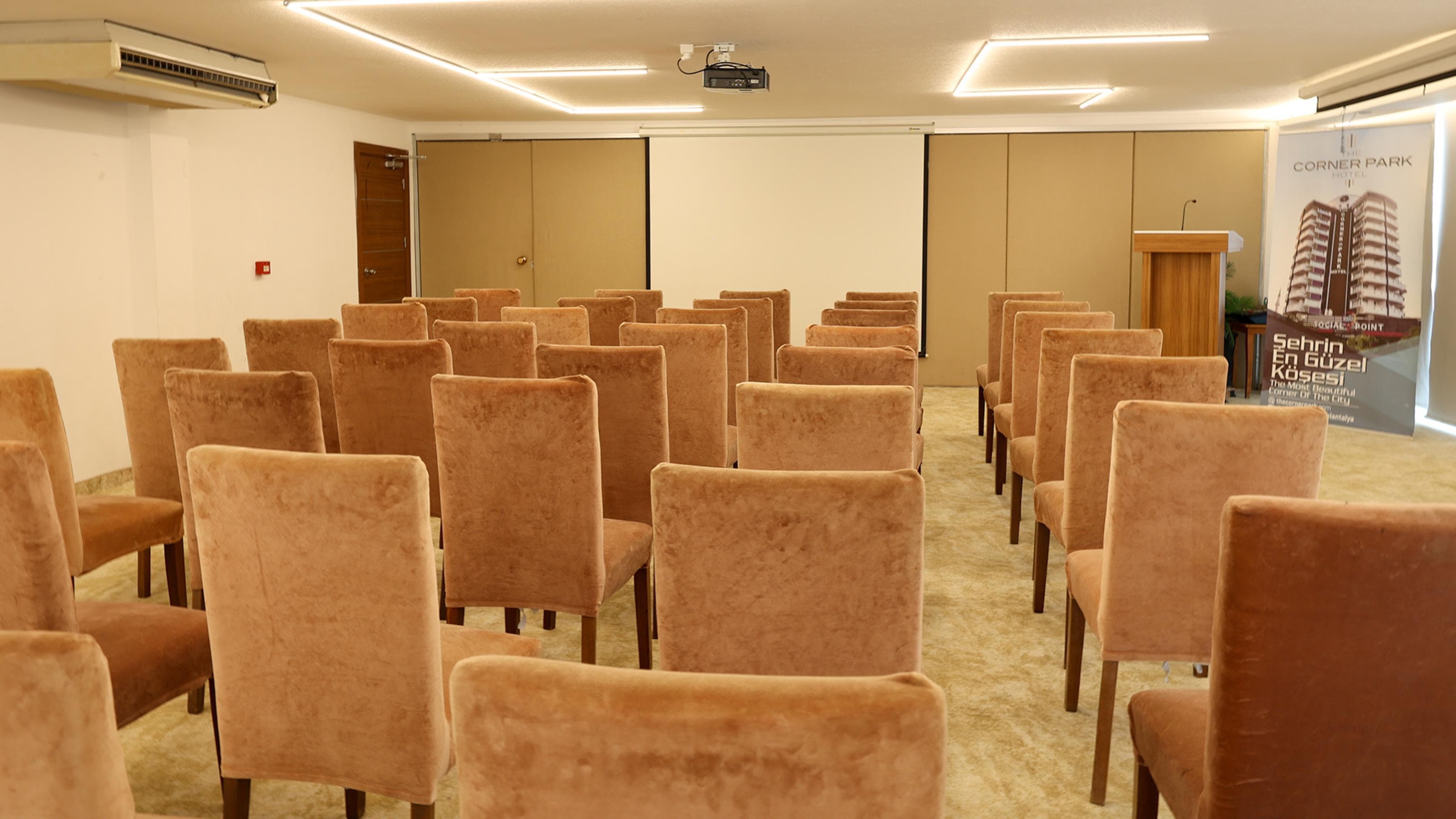 The Corner Park Hotel-18