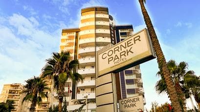 The Corner Park Hotel-0