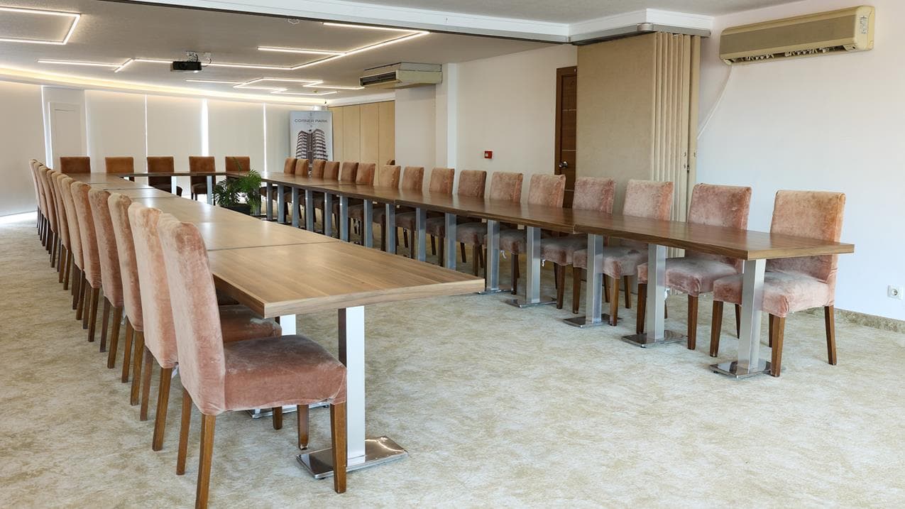 The Corner Park Hotel-11