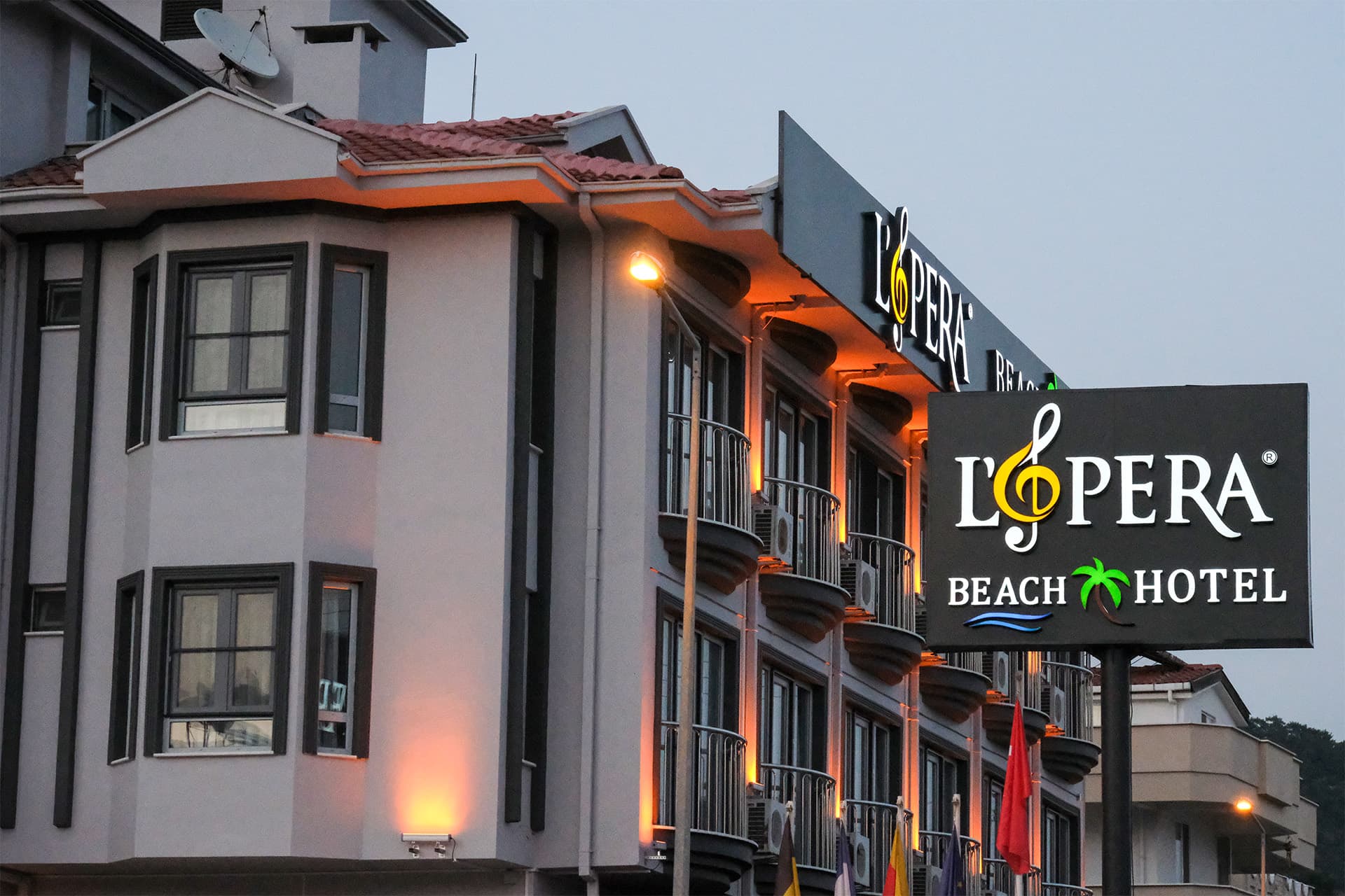 Lopera Beach Hotel-9