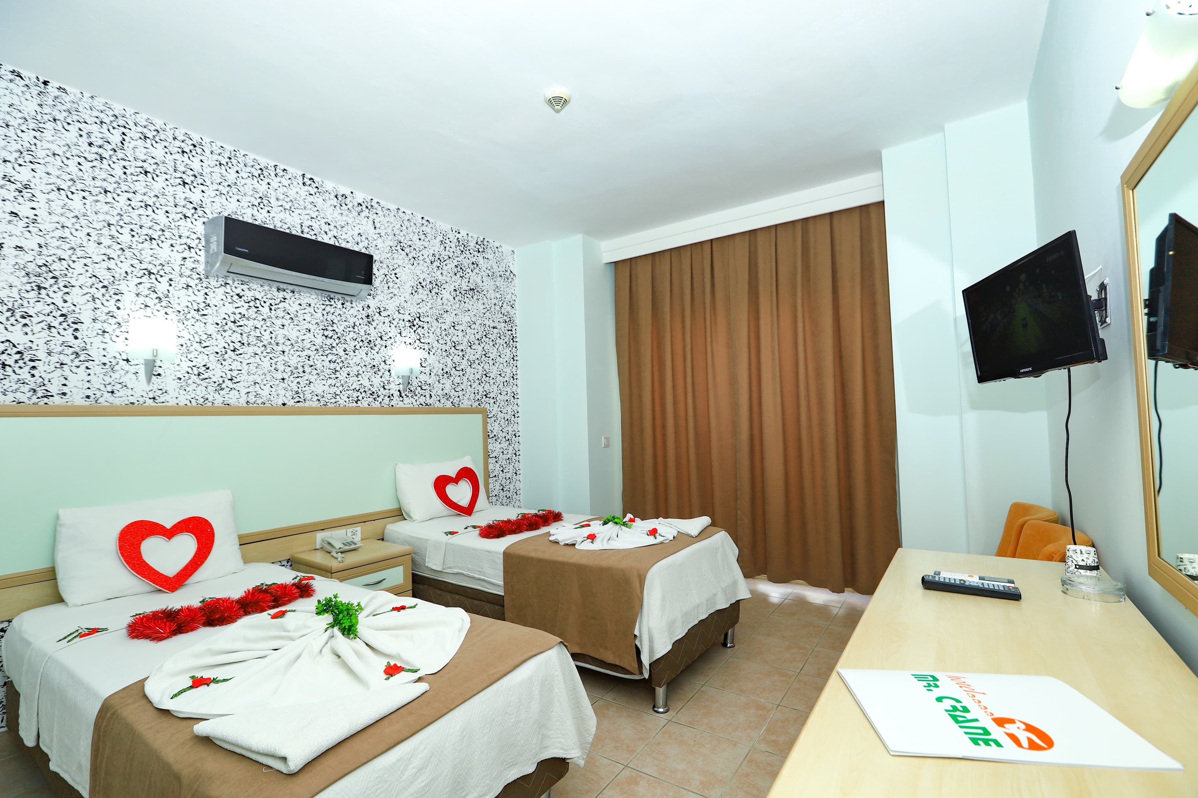 Mr. Crane Hotel-12