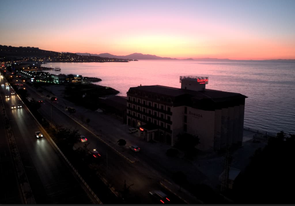 Ramada By Wyndham Van -13