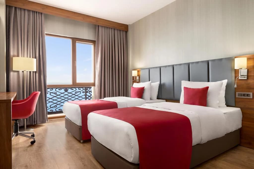 Ramada By Wyndham Van -16