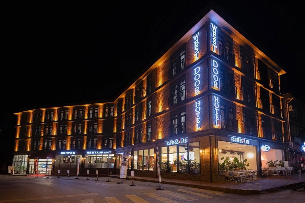 WestDoor Hotel-0