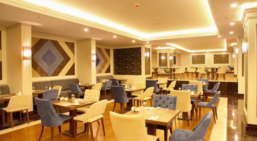 Ramada By Wyndham Hotel Merter-12