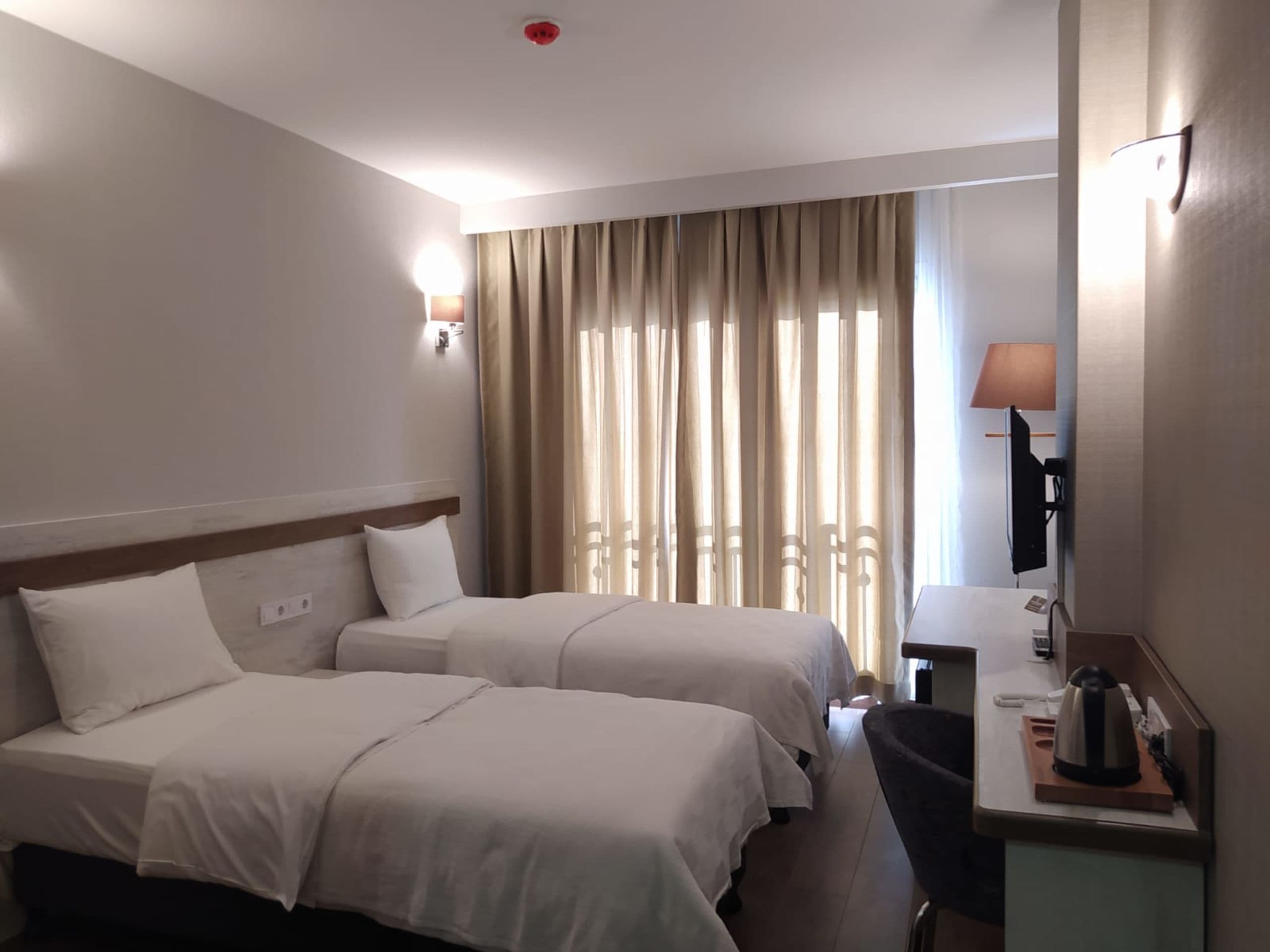 Kanyonvadi Hotel-67