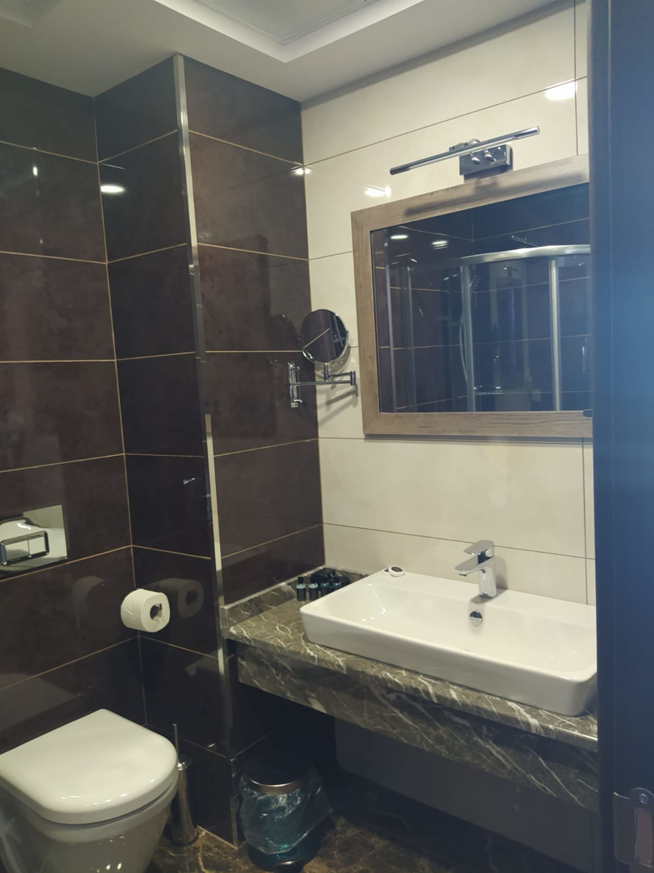 Kanyonvadi Hotel-68