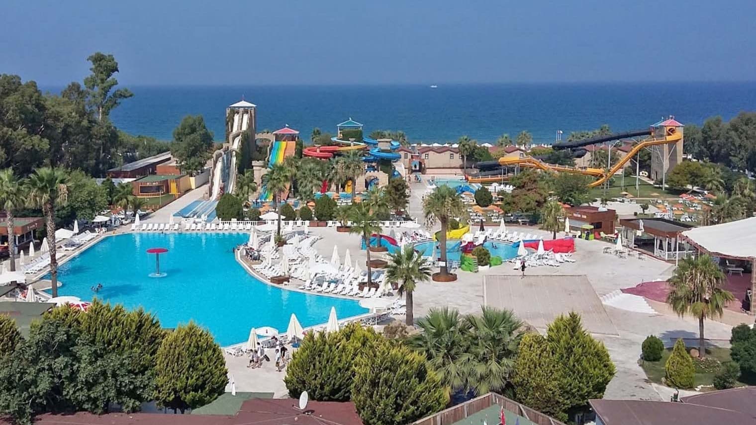 Risus Beach Resort Hotel-61