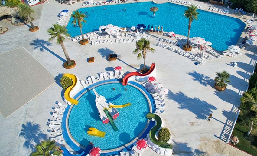 Risus Beach Resort Hotel-6