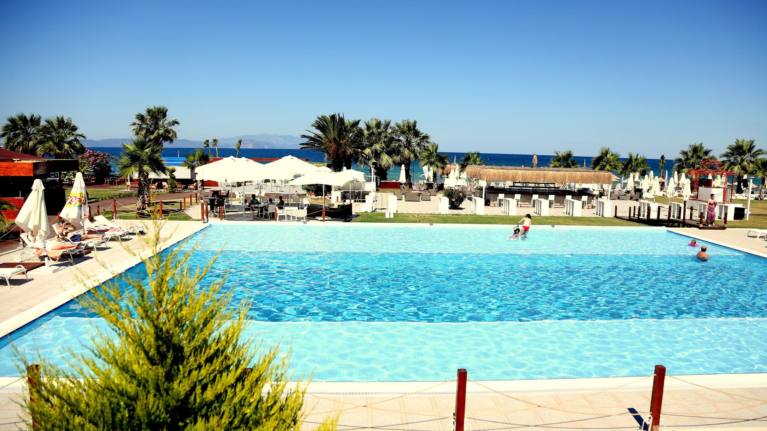 Risus Beach Resort Hotel-70