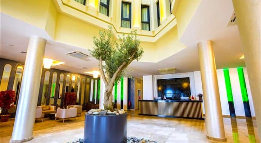 Royal Comfort Hotel-54