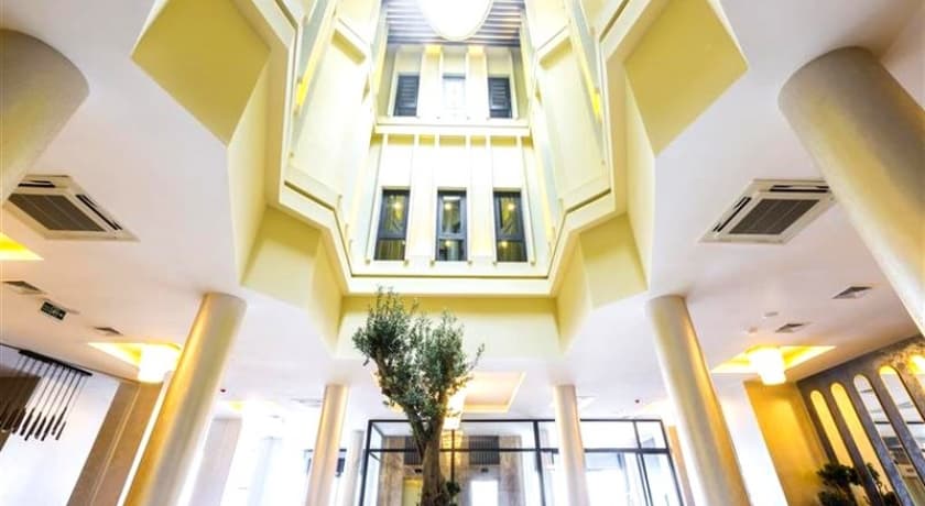 Royal Comfort Hotel-55