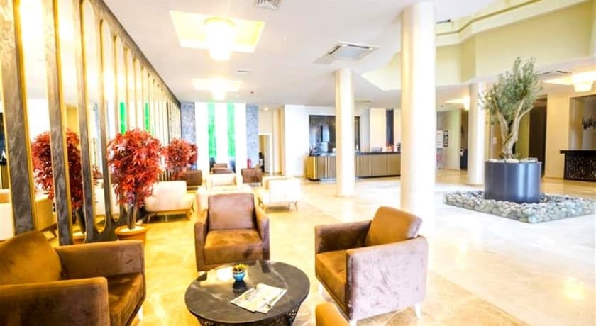 Royal Comfort Hotel-56