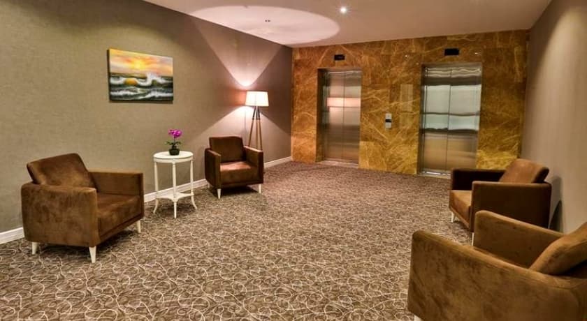 Royal Comfort Hotel-49