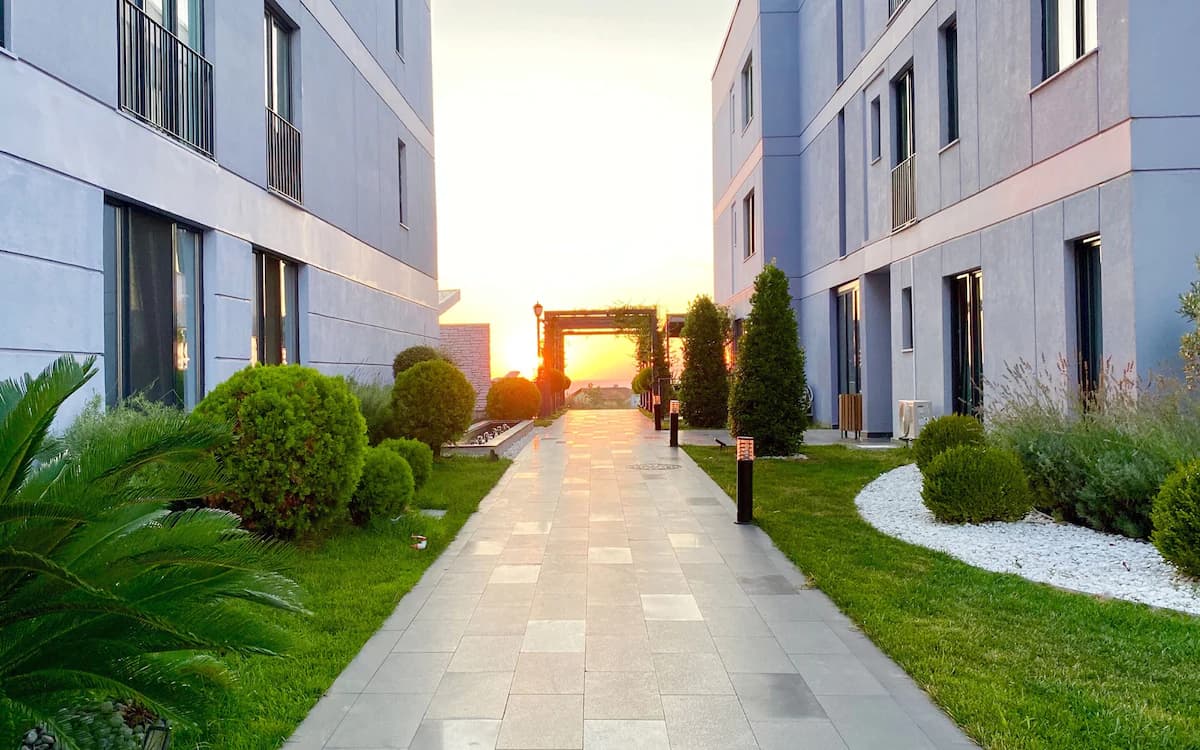 Green Hills Suites-22