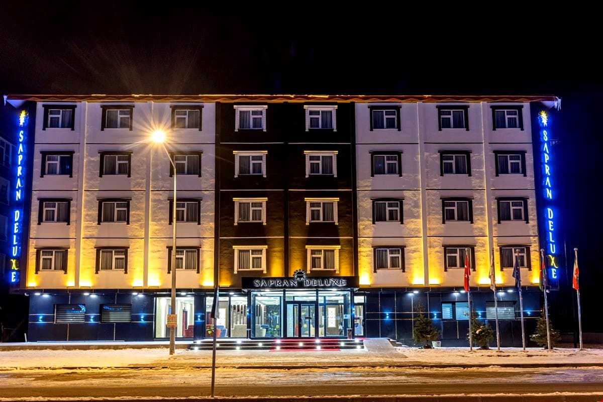 Sapran Deluxe Hotel-0
