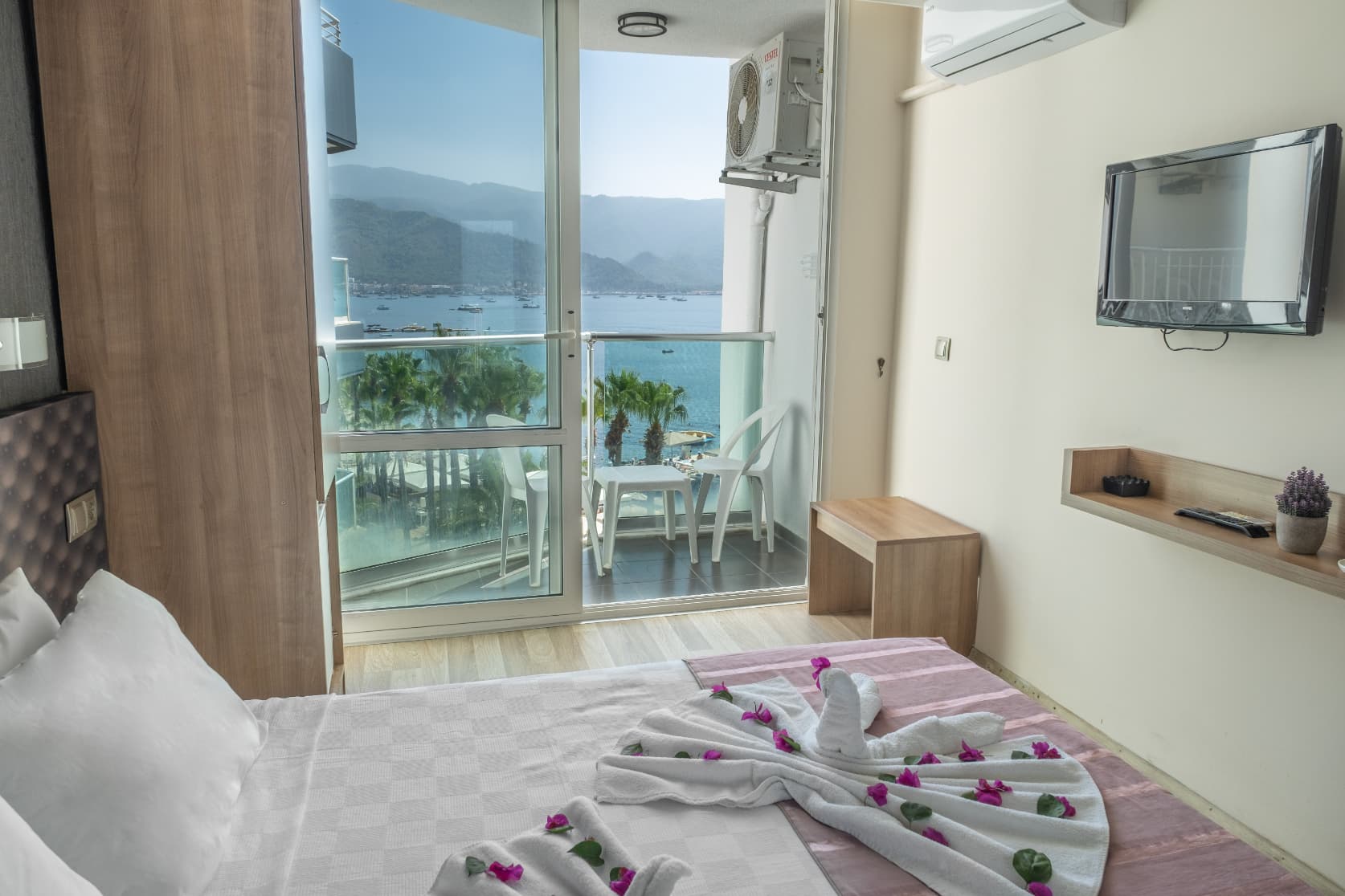 Verde Beach Hotel +16-38