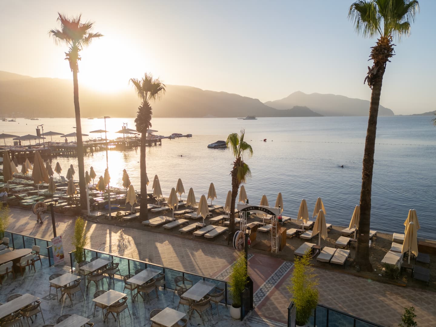 Verde Beach Hotel +16-11