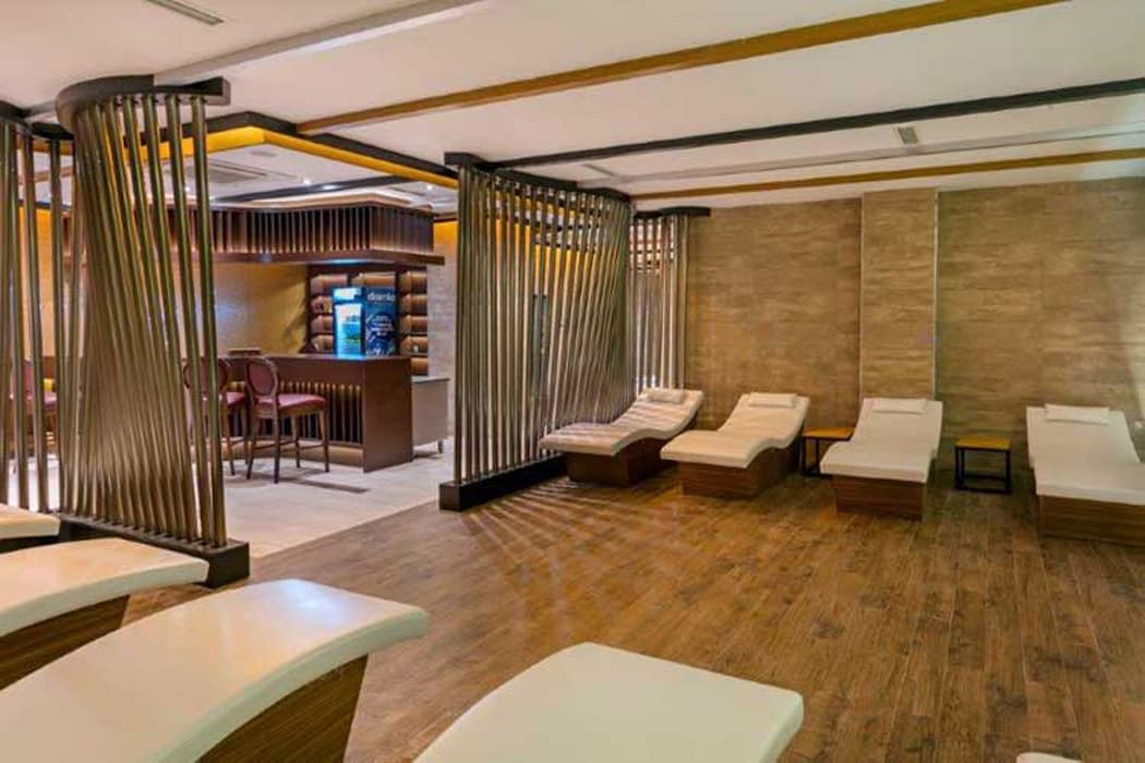 B Business Hotel & Spa-12