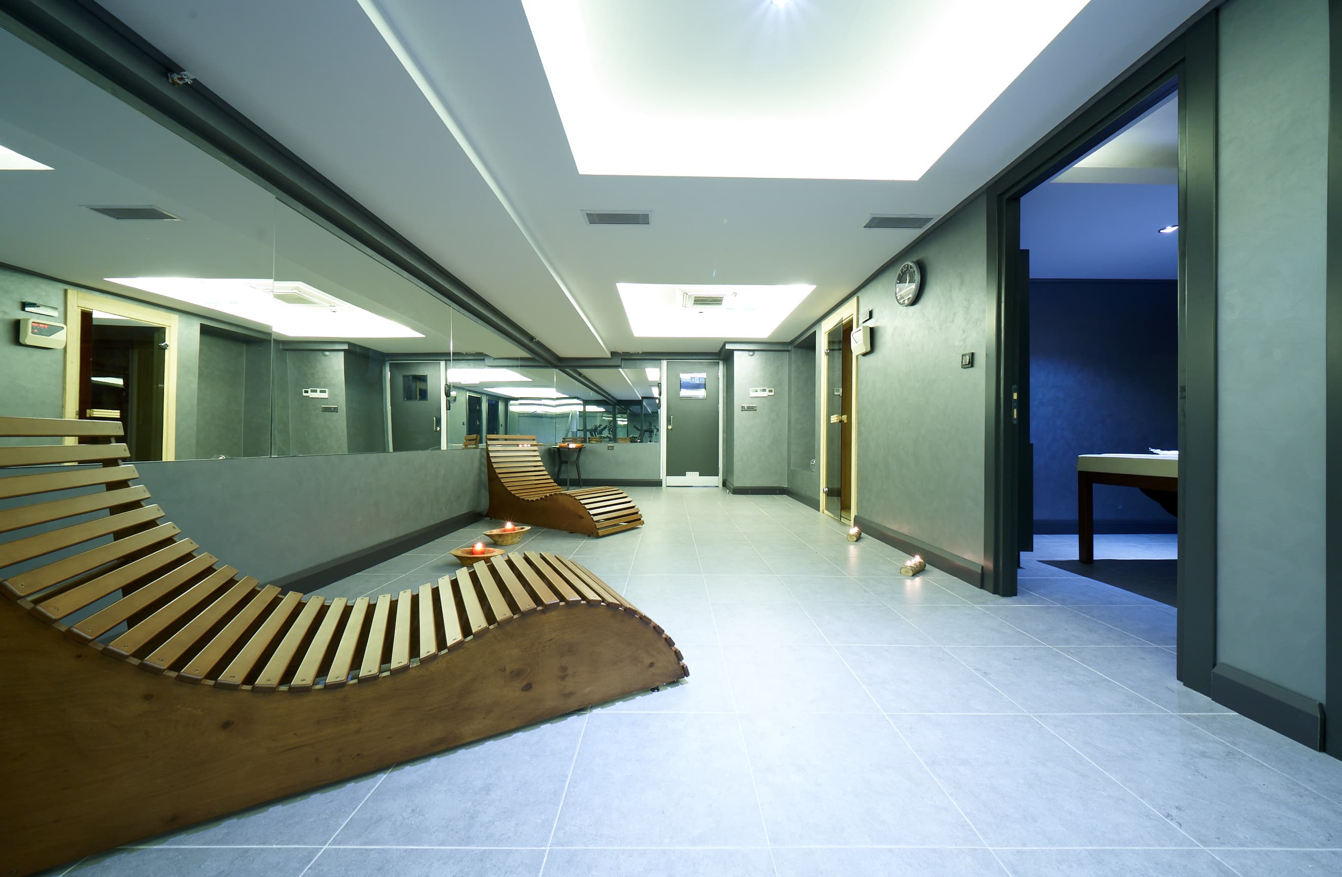 Radisson Individuals Nova Vista Deluxe Suites Hotel-8