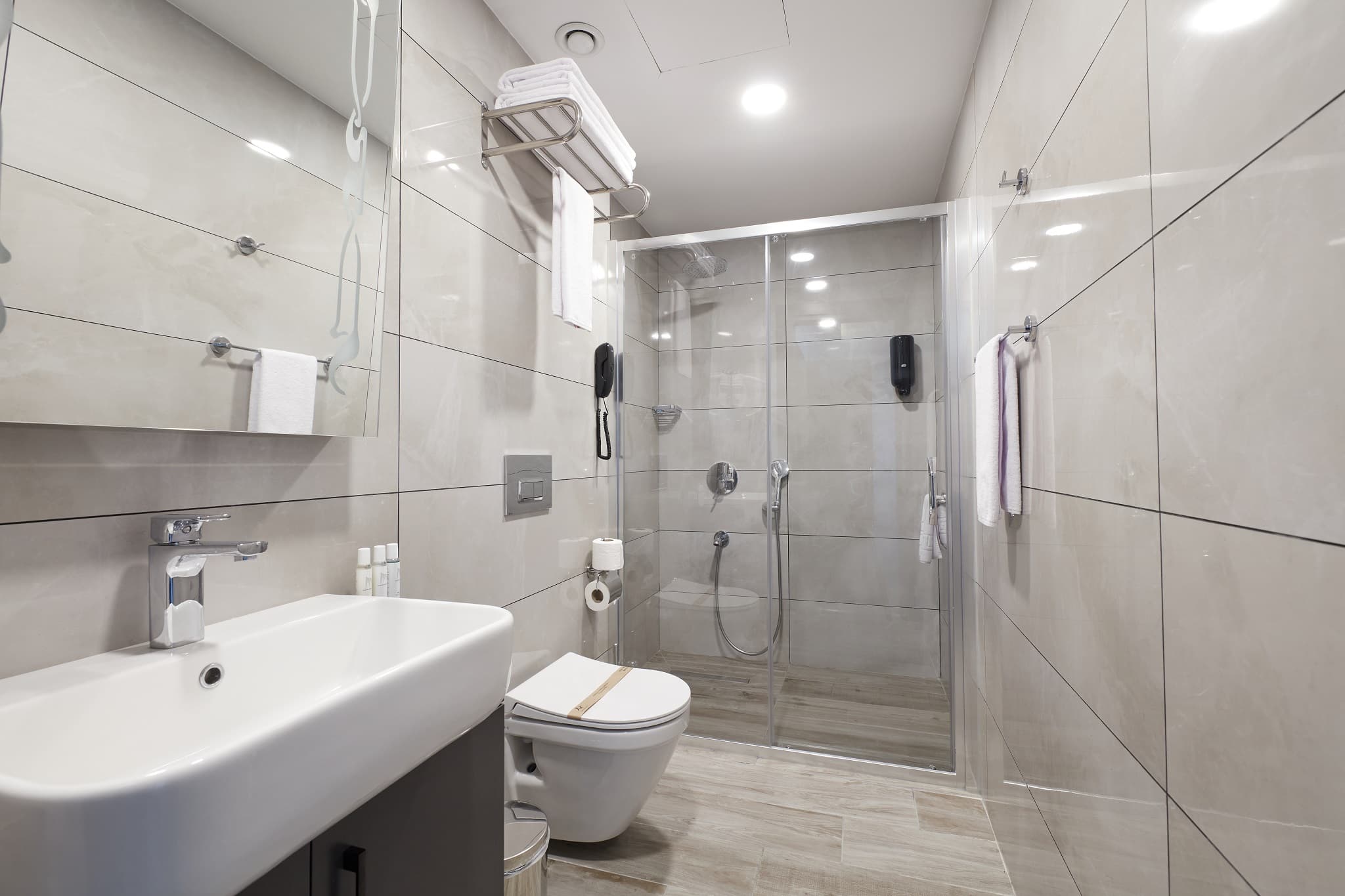 Radisson Individuals Nova Vista Deluxe Suites Hotel-12