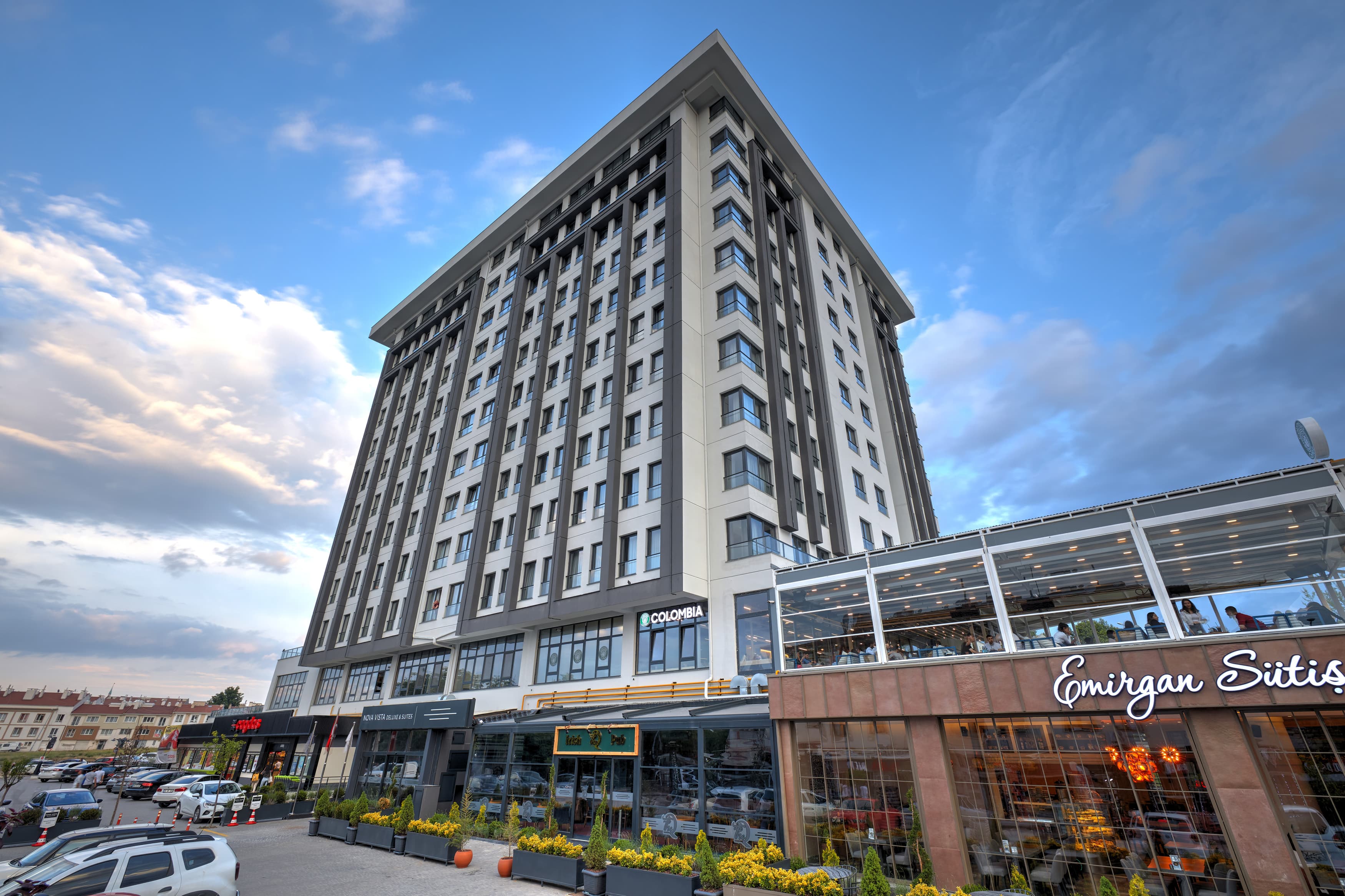 Radisson Individuals Nova Vista Deluxe Suites Hotel-0