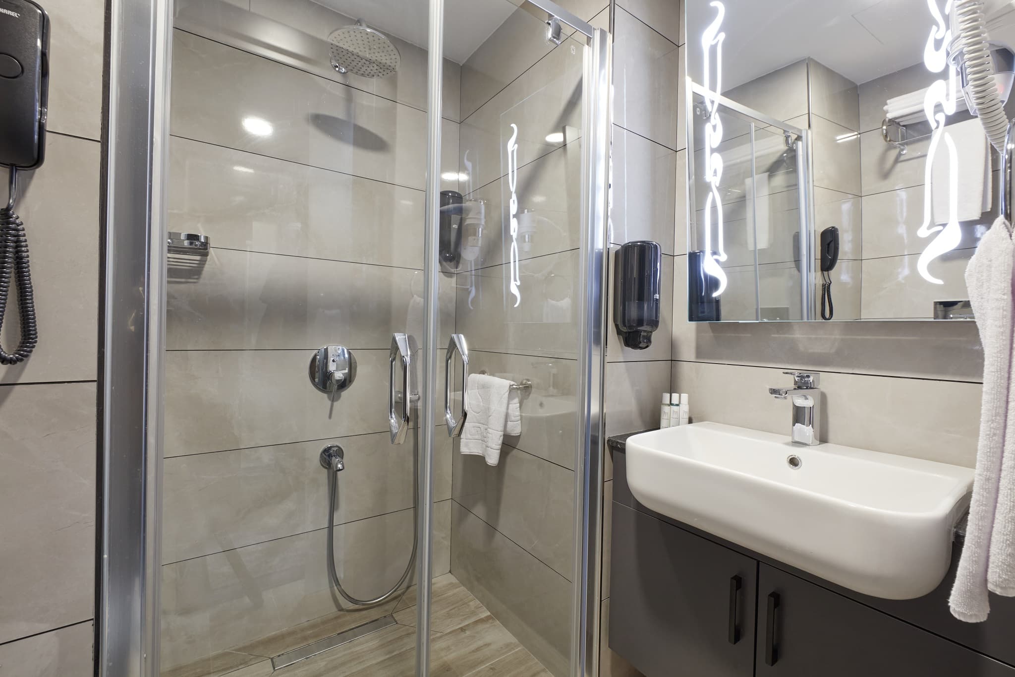 Radisson Individuals Nova Vista Deluxe Suites Hotel-20