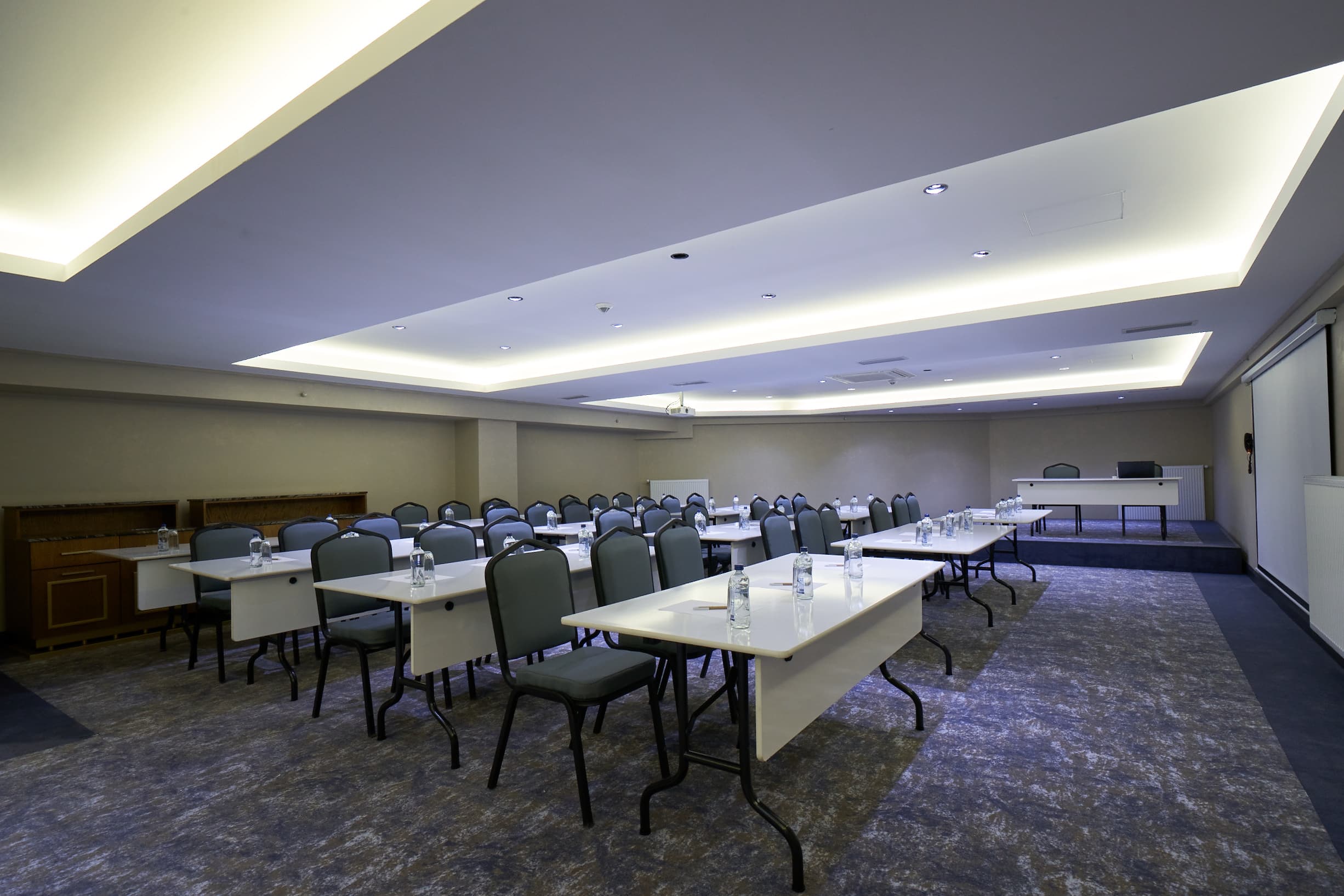 Radisson Individuals Nova Vista Deluxe Suites Hotel-10