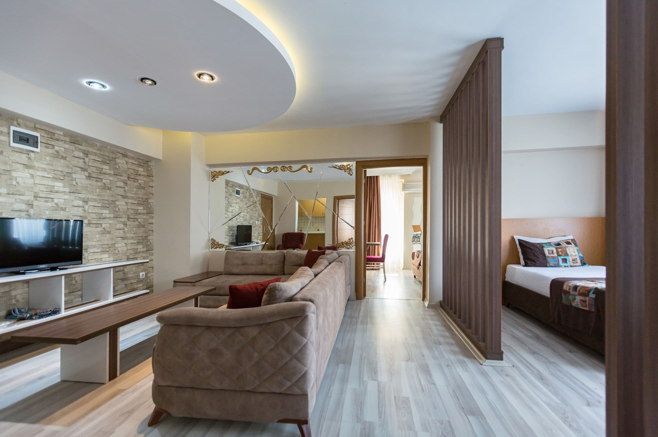 Formback Thermal Hotel-48