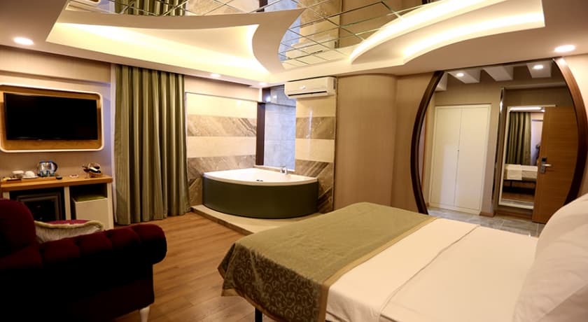 Life Corner Hotel-10