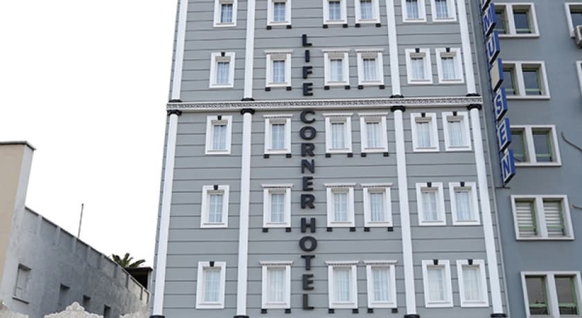 Life Corner Hotel-0
