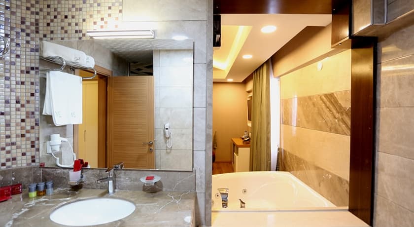 Life Corner Hotel-14