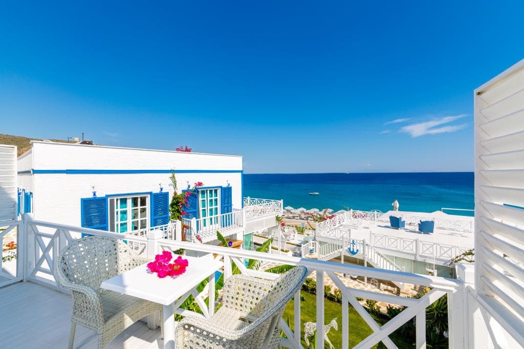 Mavi Beyaz Palamutbükü Otel-1