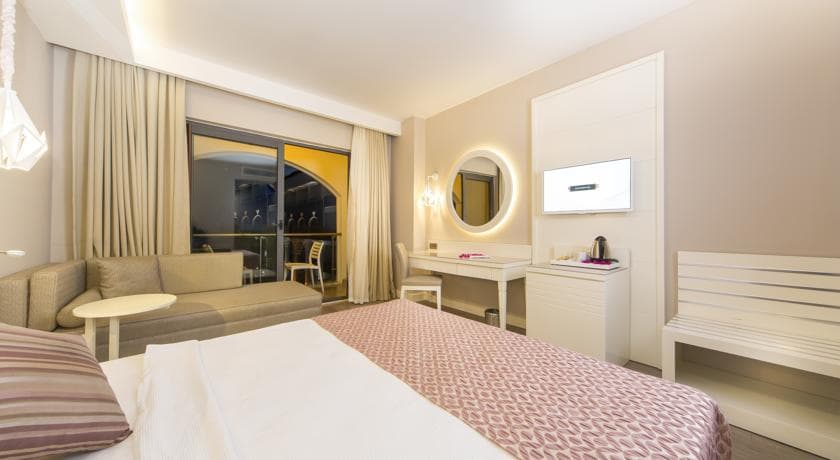 Diamond Premium Hotel-5