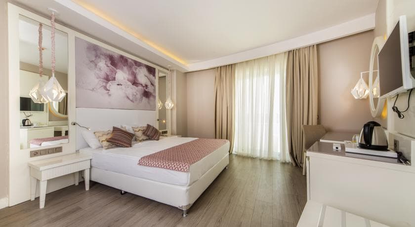 Diamond Premium Hotel-1