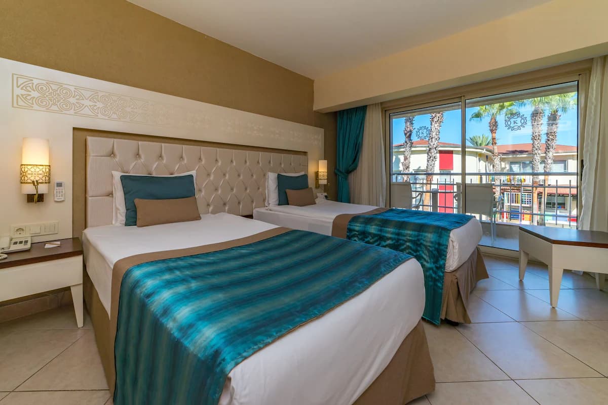 Kamelya Aishen K Club-22