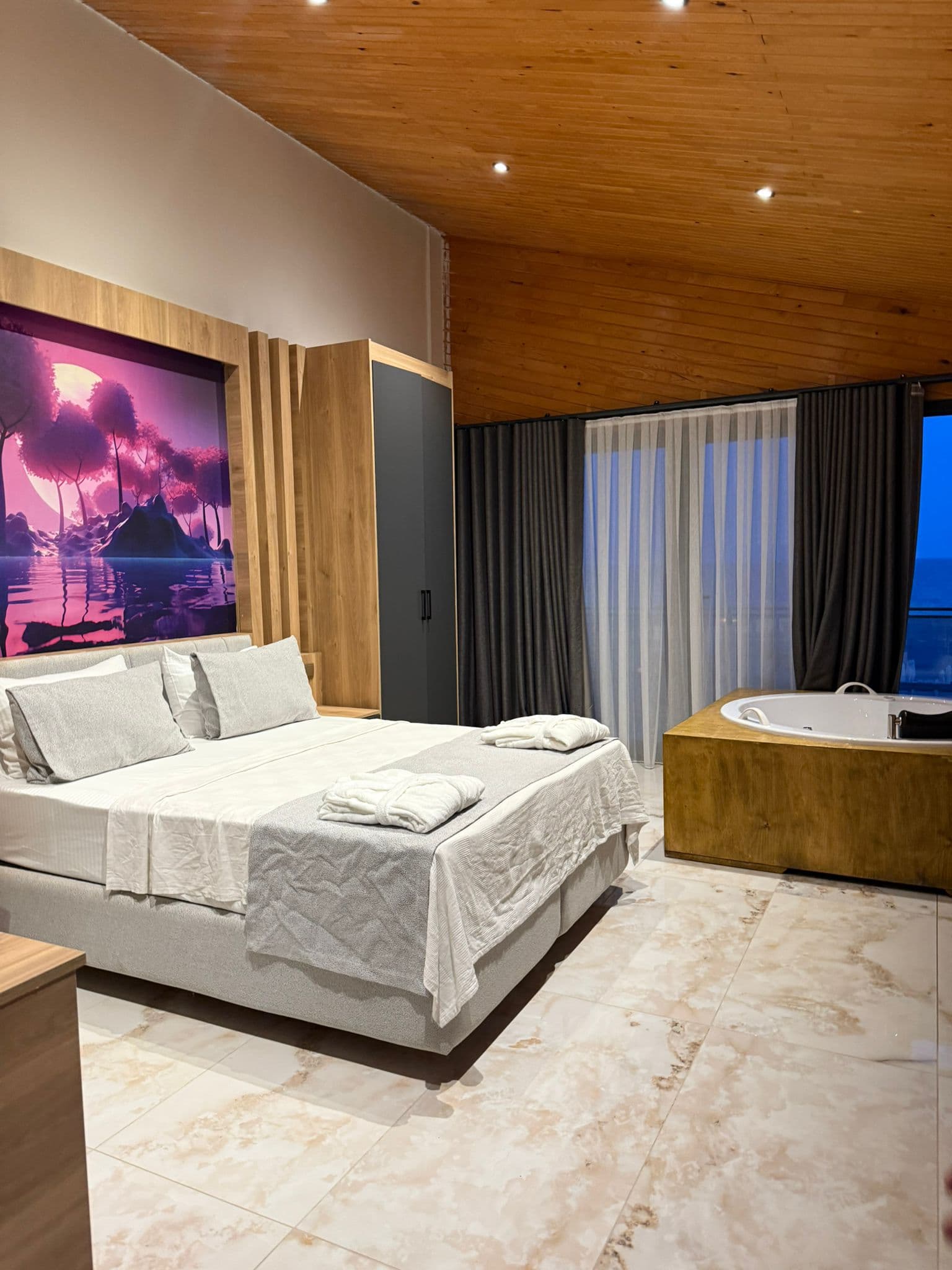 Vice City Beach Otel-8