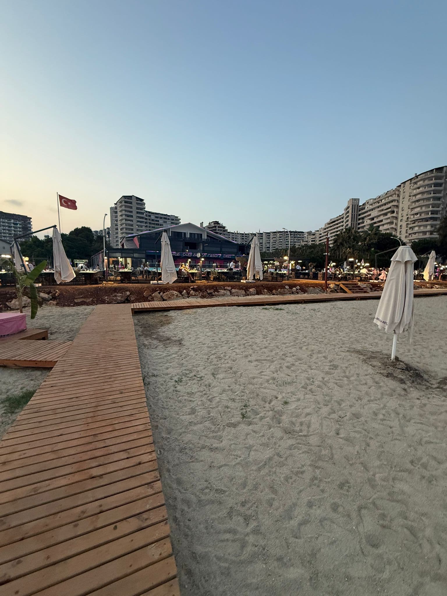 Vice City Beach Otel-9