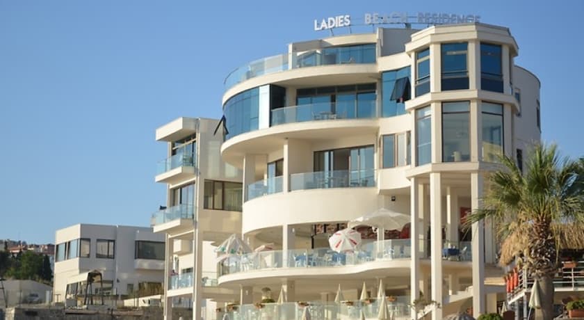 Ladies Beach Suit Hotel-31