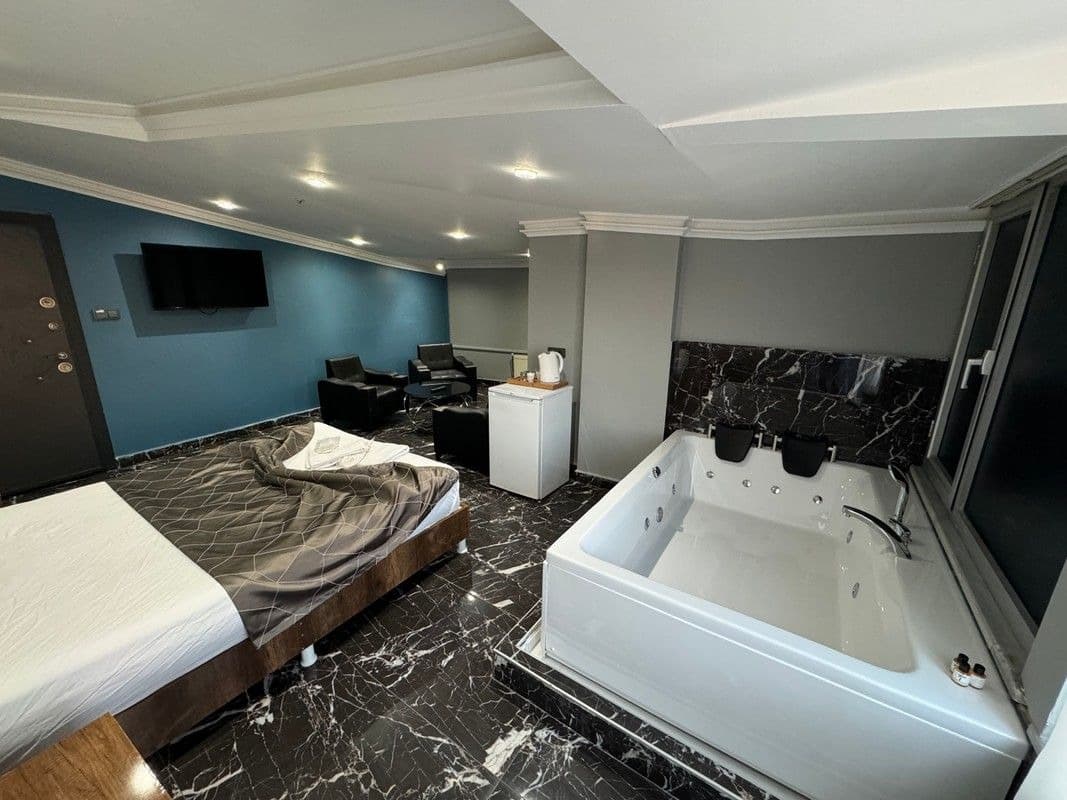 Grand Lara Hotel & Apartments-8