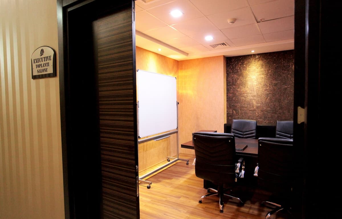 Edis Premier Hotel-37