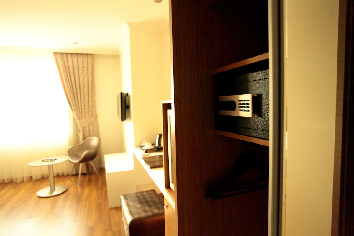 Edis Premier Hotel-38